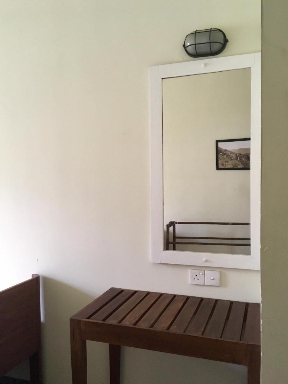 Railway Lodge Hostel Hatton Ngoại thất bức ảnh